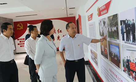 新港集团红领书记派驻单位——市城管局党组书记、局长徐立娟一行调研座谈